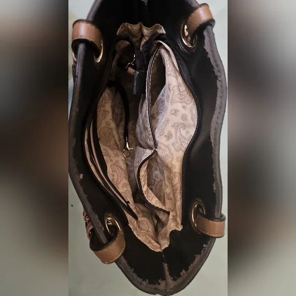 Simply Noelle Black Shoulder Bag - Picture 11 of 11